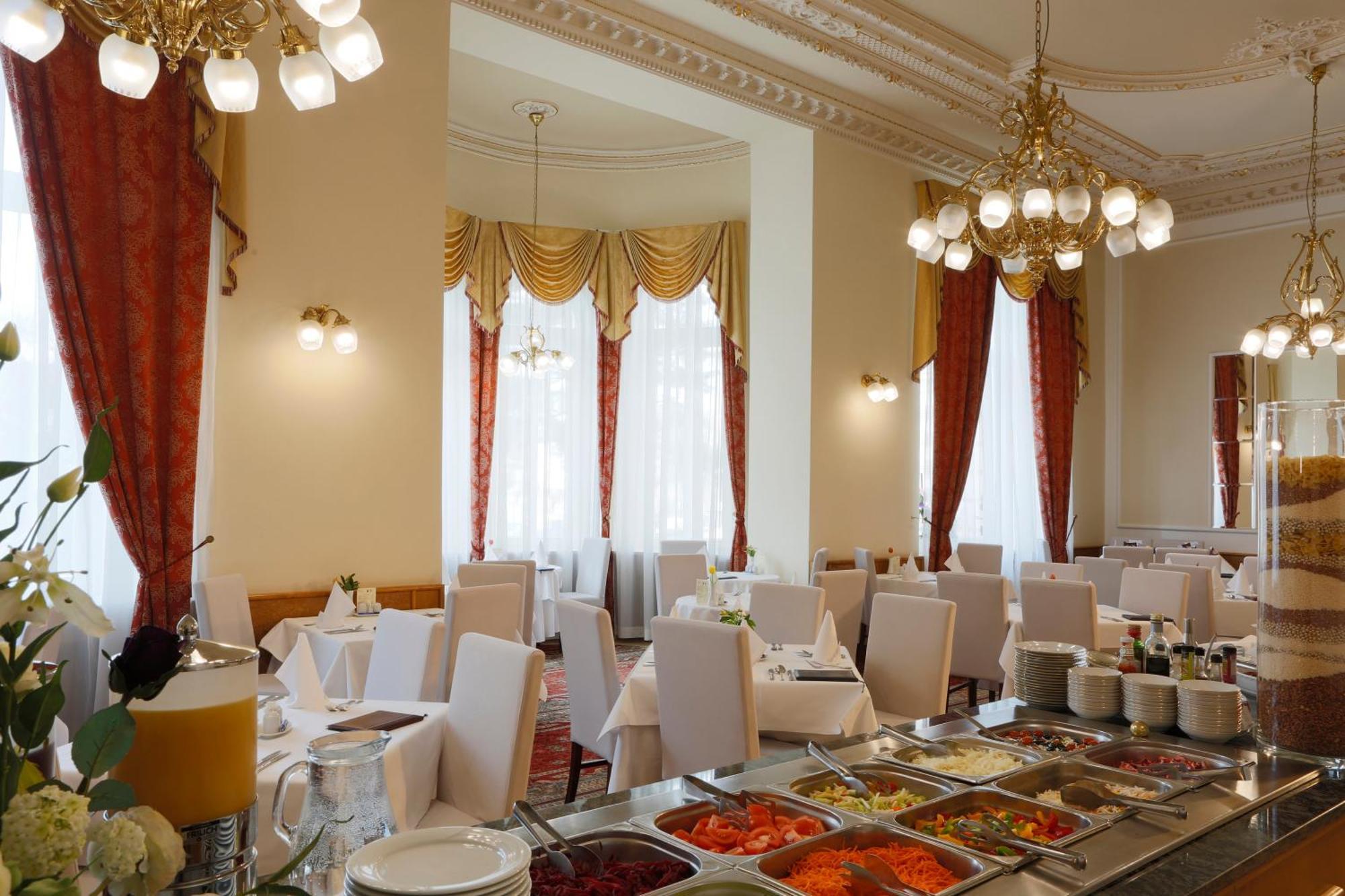 Hotel Vila Livia Karlovy Vary Exterior foto
